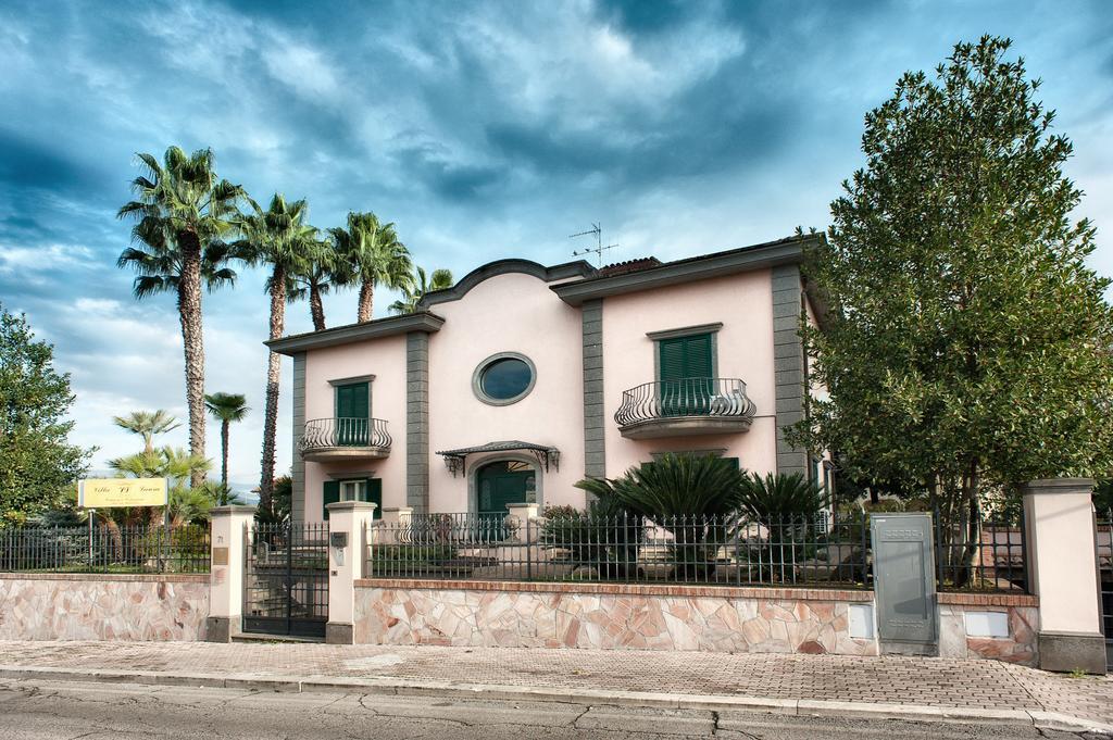 Villa Laura Cisterna di Latina Exterior foto